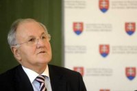 Čaplovič chystá zmenu: Na bilingválne gymnáziá chce púšťať len deviatakov