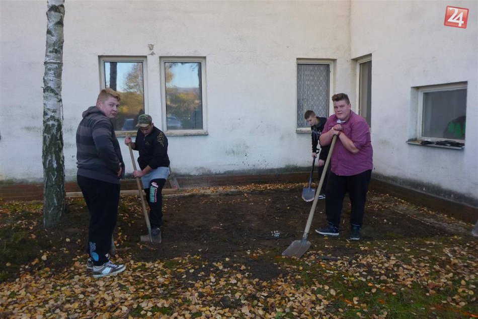 Ilustračný obrázok k článku Stredoškoláci, na ktorých môže byť Bystrica hrdá: Skončí im vyučovanie a pre dobro veci do rúk berú lopaty!